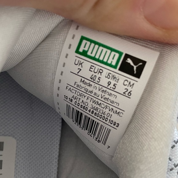 Puma Women’s running sneakers, gray/white/silver Size 9.5, brand new never worn - Picture 6 of 6